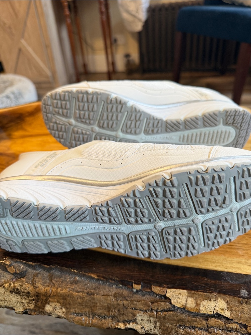 Skechers gratis sport leisure All-White Slip-On Sneakers size 9 - Picture 5 of 7